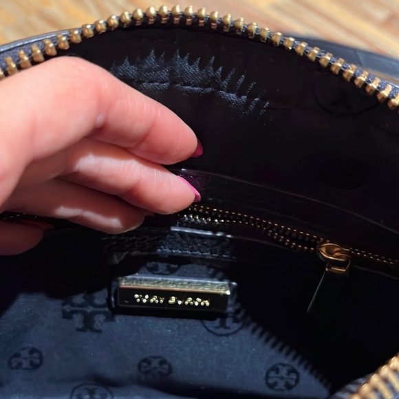 Tory Burch Crossover Bag - Picture 3 of 5